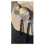 LL  - Studio Lighting Kit with 2 Tripod Lamps and Foldable Light Box