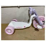Minnie Mouse Fly Wheels Cruiser
