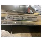 Midea 18-in Front Control Built-in Dishwasher ( Black ) , 52-Decibel (Transit Damage)