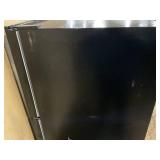 Vissani 10.1 cu. ft. Top Freezer Refrigerator in Black, Garage Ready (Transit Damage, See Photos)