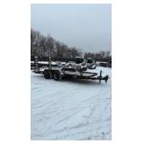 2007 Flatbed equipment trailer with two loading ramps