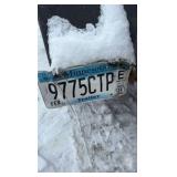 2007 Flatbed equipment trailer with two loading ramps