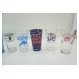 Glass Beer Glasses & 2 Vintage Loony Toons Tumblers