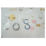 Jewelry Lot: Pierced Earrings