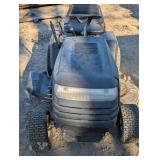 Poulan 15 HP XL/C OHV 42" Cut Lawn Tractor