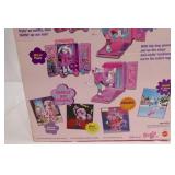 Barbie Pose-Me Pets Flucky Truck Plush Pony - 21 Accessories