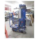 Upright Inc Portable Lift (needs hydraulic work)