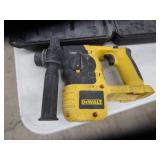 DeWalt 18v Hammer Drill & Charger