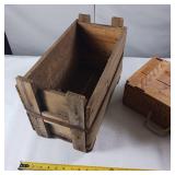 2 wooden boxes vintage