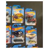 24 Hot Wheels