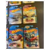 24 Hot Wheels