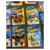 24 Hot Wheels