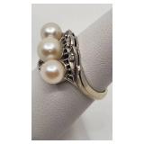 Stunning Pearl and Diamond Ring in 14k White Gold - Size 5.0