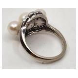 Stunning Pearl and Diamond Ring in 14k White Gold - Size 5.0