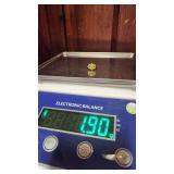 Vintage 10K and Emerald Ring - Size 6.75 - 1.90g