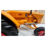 1/16th Minneapolis Moline w/Front