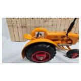 1/16th Minneapolis Moline w/Front