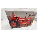 1/16 Farmall 826 Foxfire Farm w/Figurine