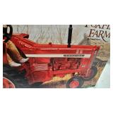 1/16 Farmall 826 Foxfire Farm w/Figurine