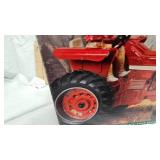 1/16 Farmall 826 Foxfire Farm w/Figurine