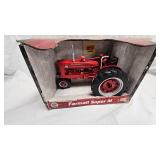 1/16 Farmall Super M
