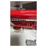 1/16 Farmall 706 Tractor