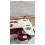 1/16 Farmall 706 Tractor