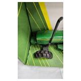 1/16 John Deere 5200 Tractor