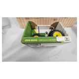 1/16 John Deere 5200 Tractor
