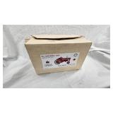 1/16 Farmall 806 Tractor