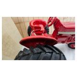 1/16 Farmall 806 Tractor