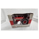 1/16 Farmall 460 Tractor