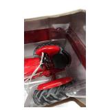 1/16 Farmall 460 Tractor