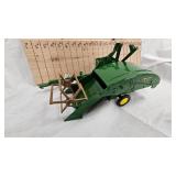 1/16 John Deere 12A Combine