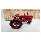 1/16 Farmall M