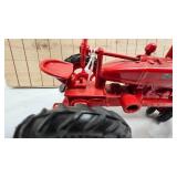 1/16 Farmall M