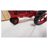 1/16 Farmall M