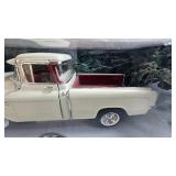 1/18 1957 Chevy Cameo Pickup