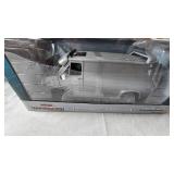 1/18 1983 GMC Vandura