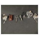 2x Glass Swan Figurines - Vintage Collectible Trinket Lot