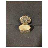 2x Glass Swan Figurines - Vintage Collectible Trinket Lot