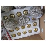 (EW3) Assortment of Vintage Chrisma...