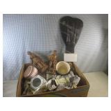 (A-3) Box of Vintage Ceramic Figure...