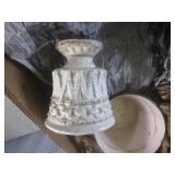 (A-3) Box of Vintage Ceramic Figure...