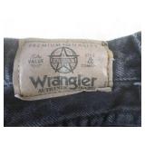 (CSB) 5 Pairs of Jeans - Levis, Wra...