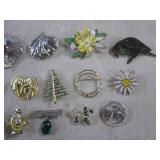 (CNTR) Assorted Brooches / Pins...