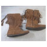 (BS) Pair of Minnetonka Fringed Sue...