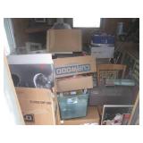 (FH) 8 ft x 8 ft Space Full of Asso...