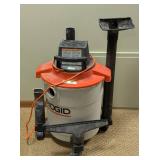 LL - RIDGID 3.25 HP 8 Gallon Wet Dry Shop Vac with Accessories