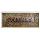 K - Decorative Metal Family Quote Sign with 5 Assorted Picture Frames